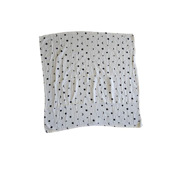 Hanna Andersson Baby Layette Muslin Bib & Swaddle Blanket Set Black Stars + Moon - Picture 3 of 3